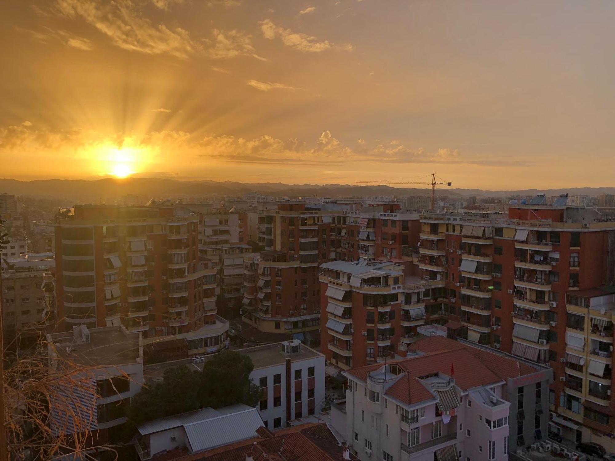Garden Building Luxury Apartment Tirana Exterior foto